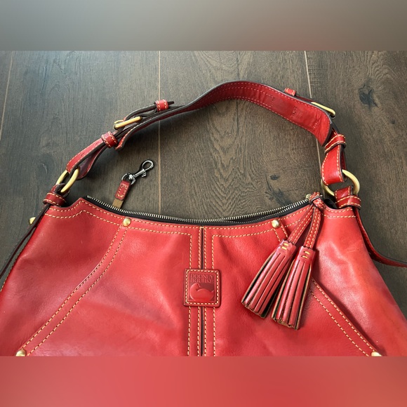 Dooney & Burke Vintage Kingston red leather Hobo Bag - Picture 6 of 16